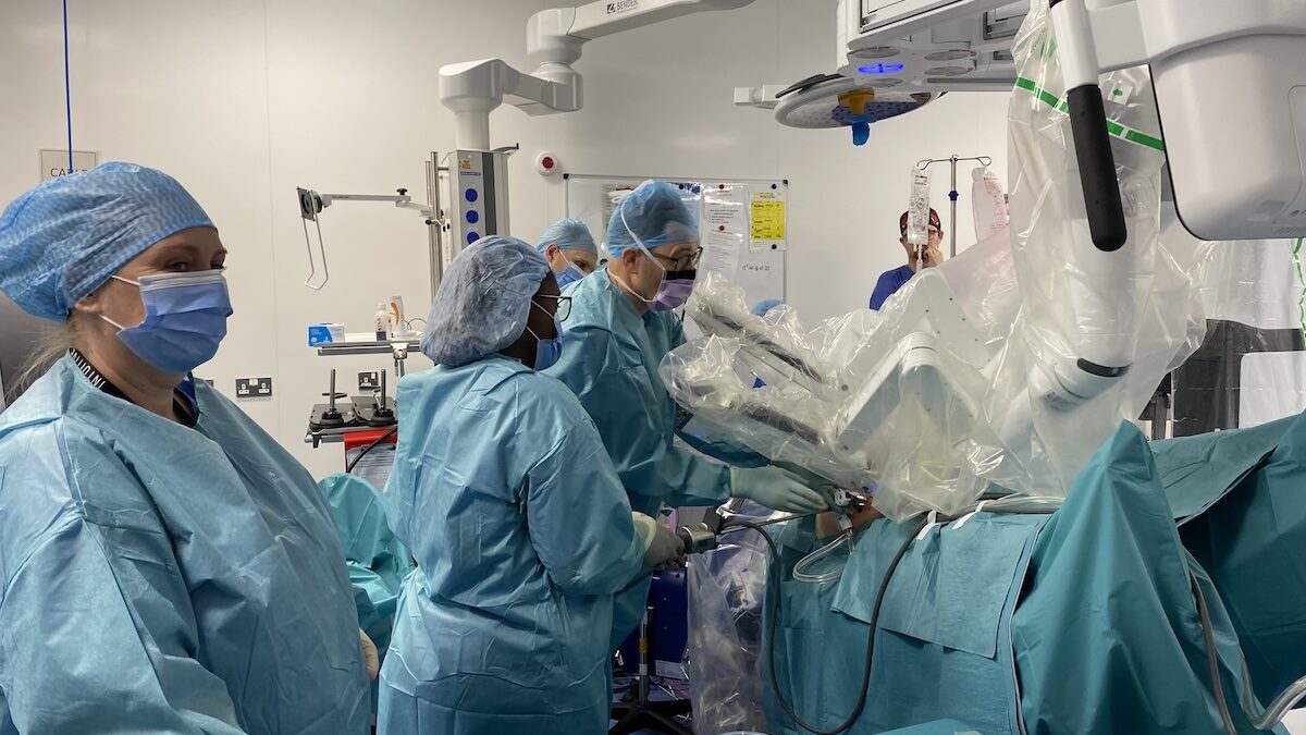 Robotic surgery team in Lanarkshire hit milestone – transforming patient care