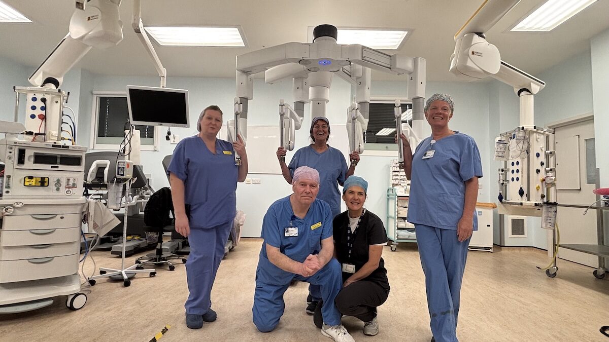 Large patient donation helps cancer surgeons in Glasgow expand role for robotics